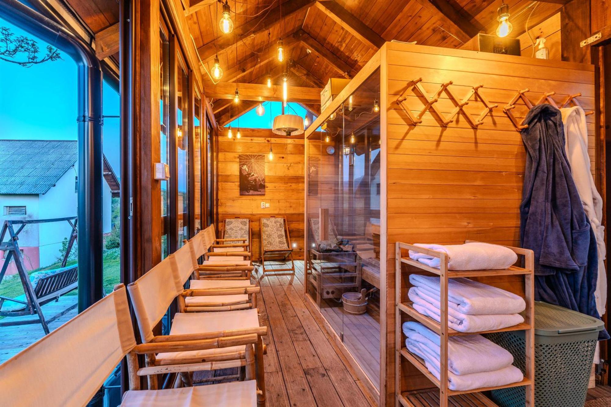 Отель Tesla'S Gastro House Plitvice Плитвицкие озёра Экстерьер фото
