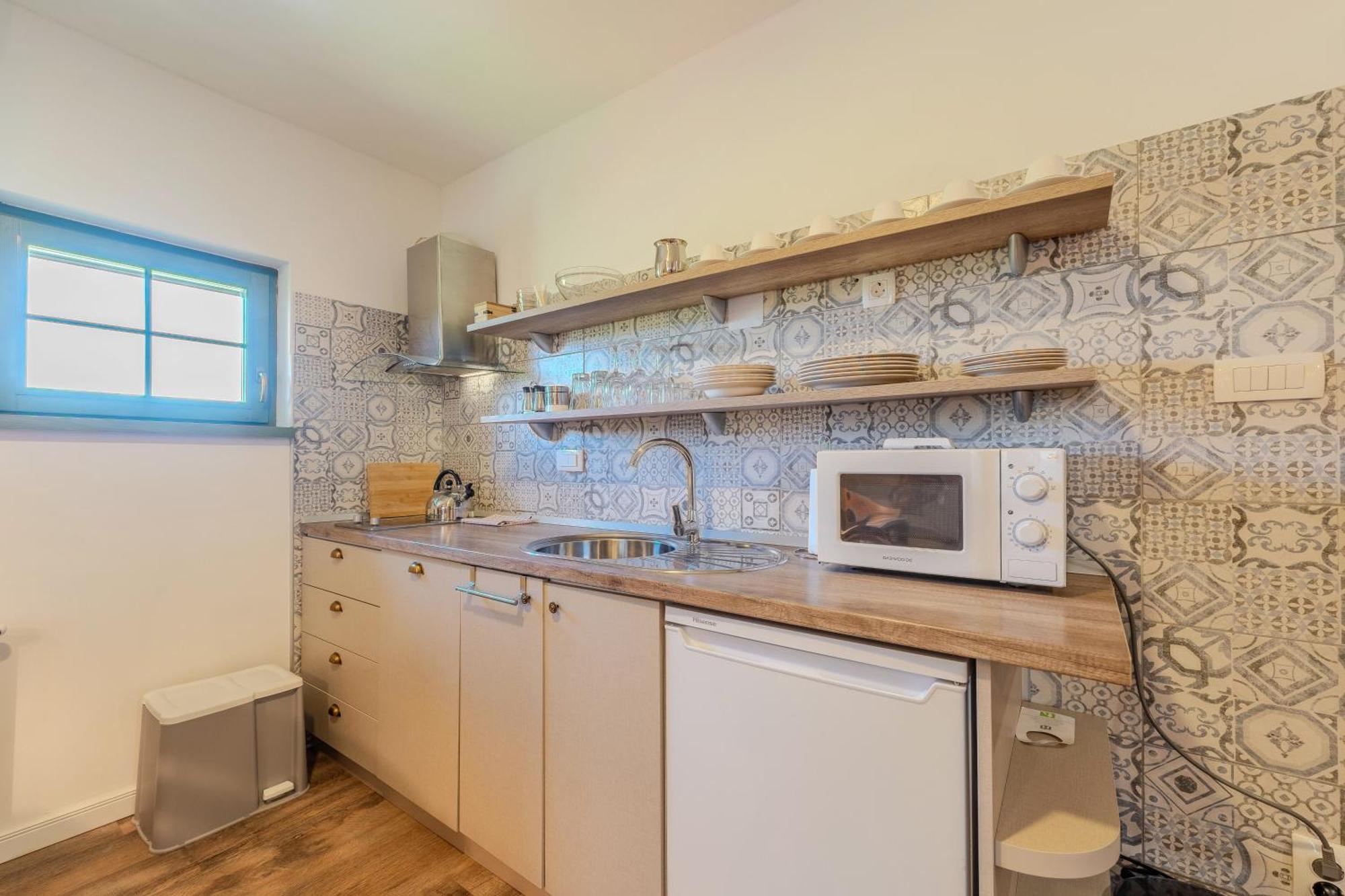 Отель Tesla'S Gastro House Plitvice Плитвицкие озёра Экстерьер фото
