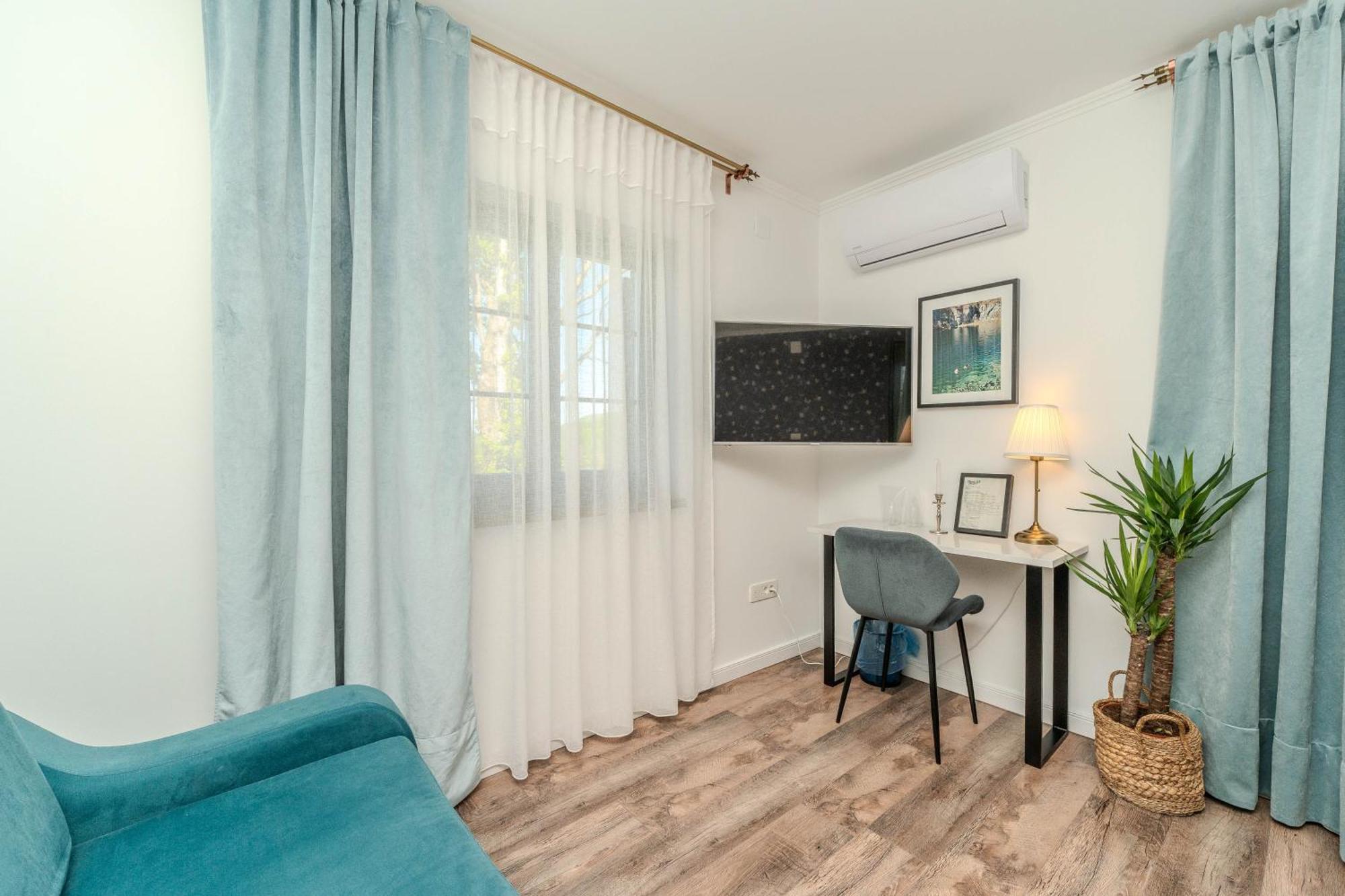 Отель Tesla'S Gastro House Plitvice Плитвицкие озёра Экстерьер фото