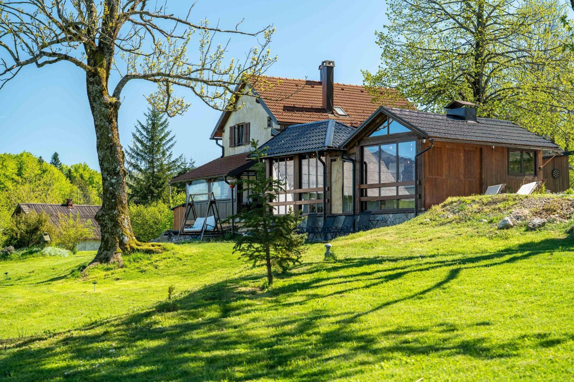 Отель Tesla'S Gastro House Plitvice Плитвицкие озёра Экстерьер фото