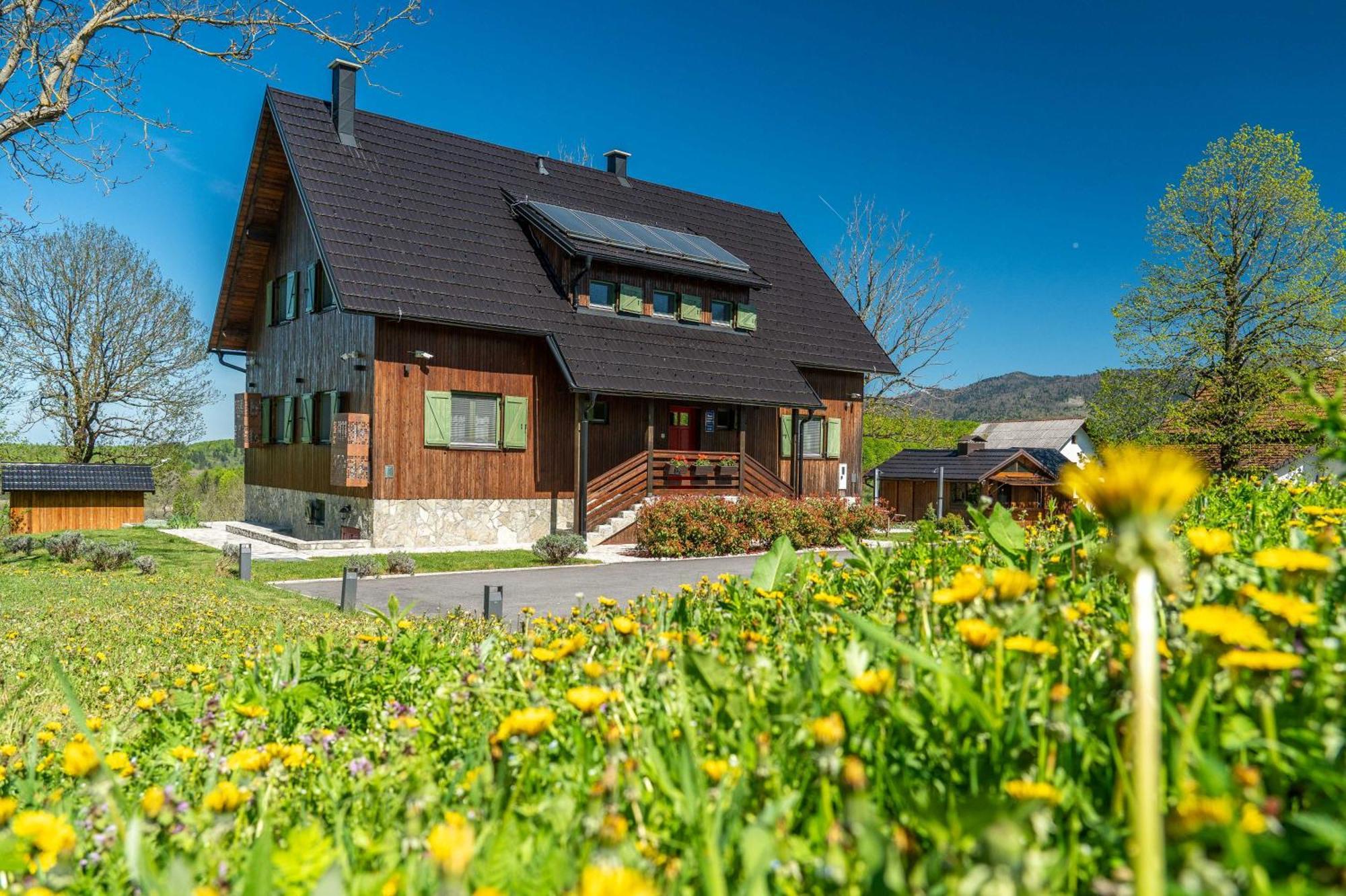 Отель Tesla'S Gastro House Plitvice Плитвицкие озёра Экстерьер фото