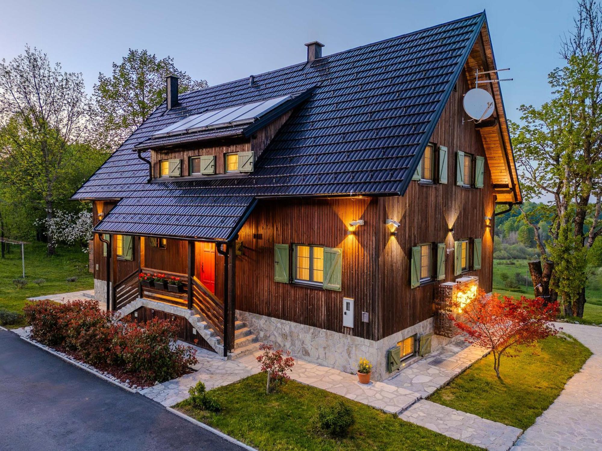 Отель Tesla'S Gastro House Plitvice Плитвицкие озёра Экстерьер фото