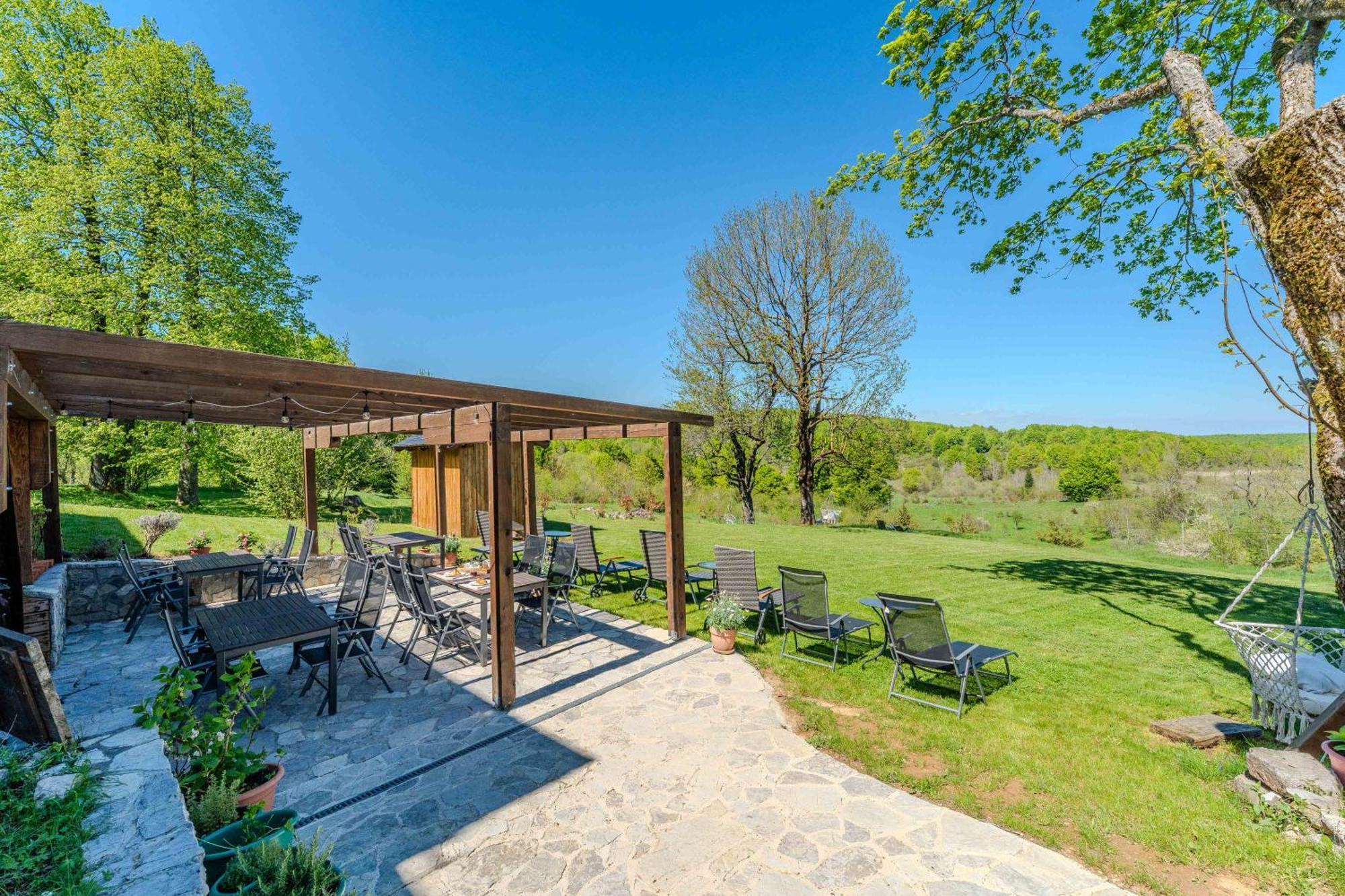 Отель Tesla'S Gastro House Plitvice Плитвицкие озёра Экстерьер фото